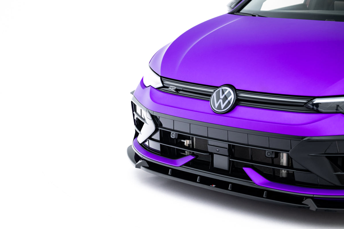 Bodykit splitter V.4 til VW Golf 8 R Facelift på Golf 8 med fabrikkfanger
