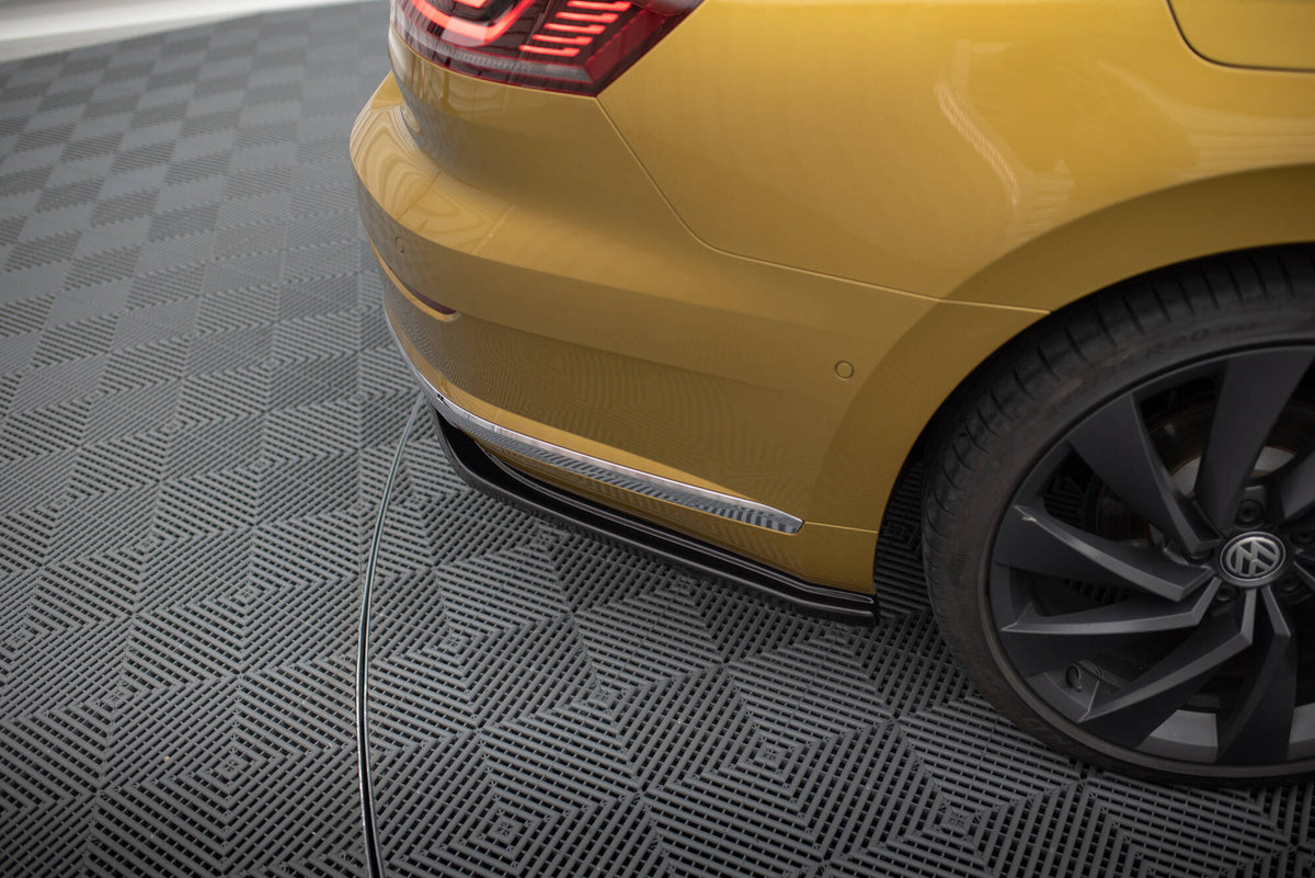 Sideskjørt diffuser montert på VW Arteon R-Line, sett fra siden