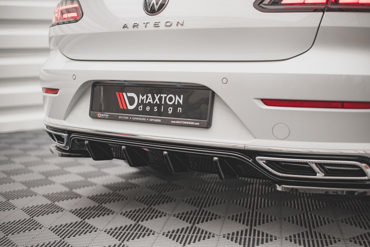 VW Arteon R-Line Facelift med montert splittersett, sett fra siden i hel profil