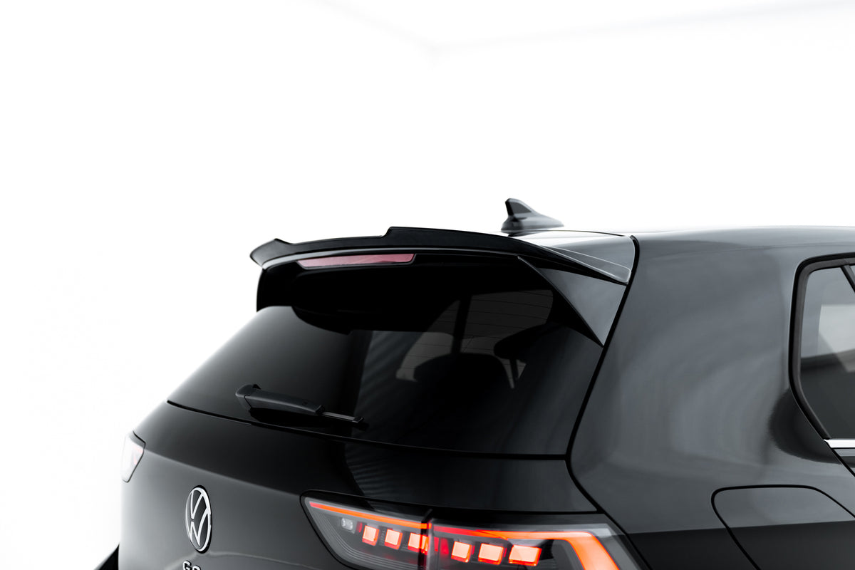 Splittersett for VW Golf 8 Facelift – nærbilde av kant og finish i matt svart
