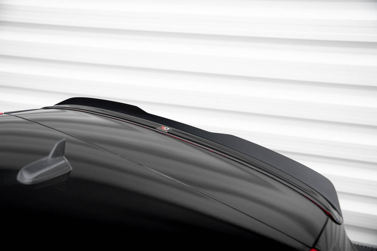 Front splitter for VW Golf R MK7 i strukturert svart sett forfra