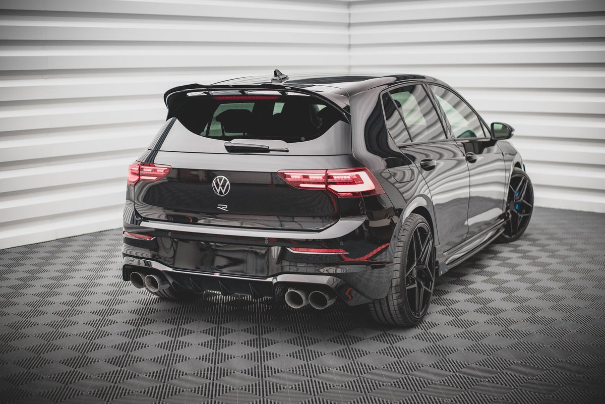 Splittersett for VW Golf 8 R vist fra venstre side