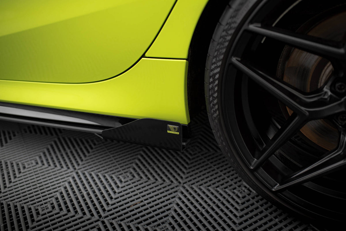 Maxton Design sideflaps BMW F40 – sidevisning begge flaps