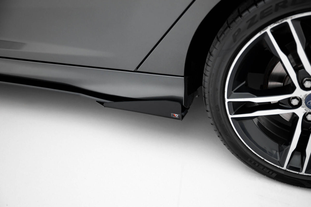 Street Pro sideflaps til Ford Focus ST MK3 Facelift i matt svart, sett ovenfra