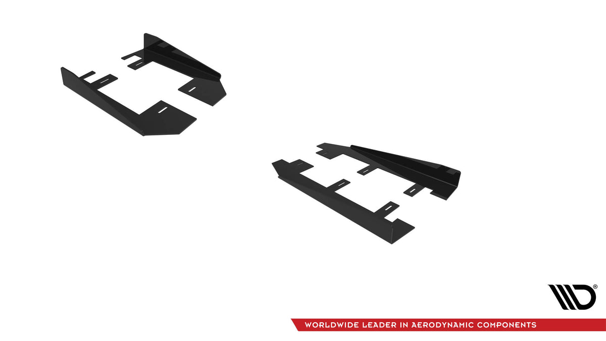 Ford Mustang GT Mk7 med sideflaps i blank svart finish, sidevisning
