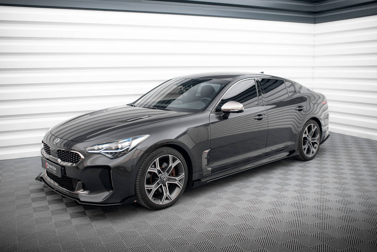 Maxton Design sideflaps for Kia Stinger montert på sideskjørt diffuser