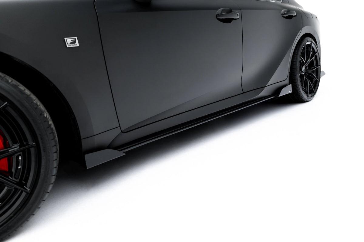 Nærbilde av Maxton Street Pro sideflaps for Lexus IS 500