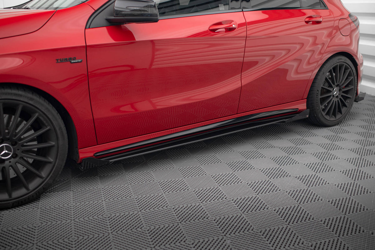 Par med sideflaps i ABS-plast til Mercedes A 45 AMG W176, forfra