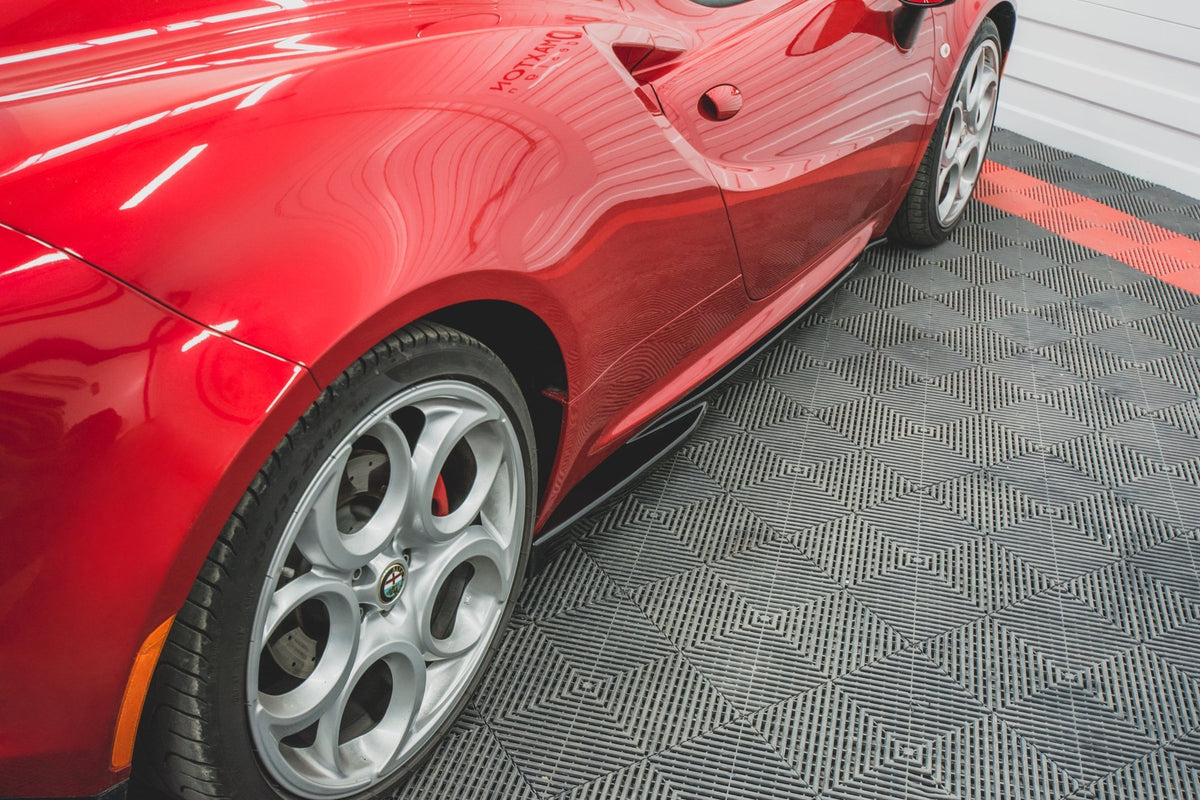 Sideskjørt diffusorer til Alfa Romeo 4C sett ovenfra, blank svart finish