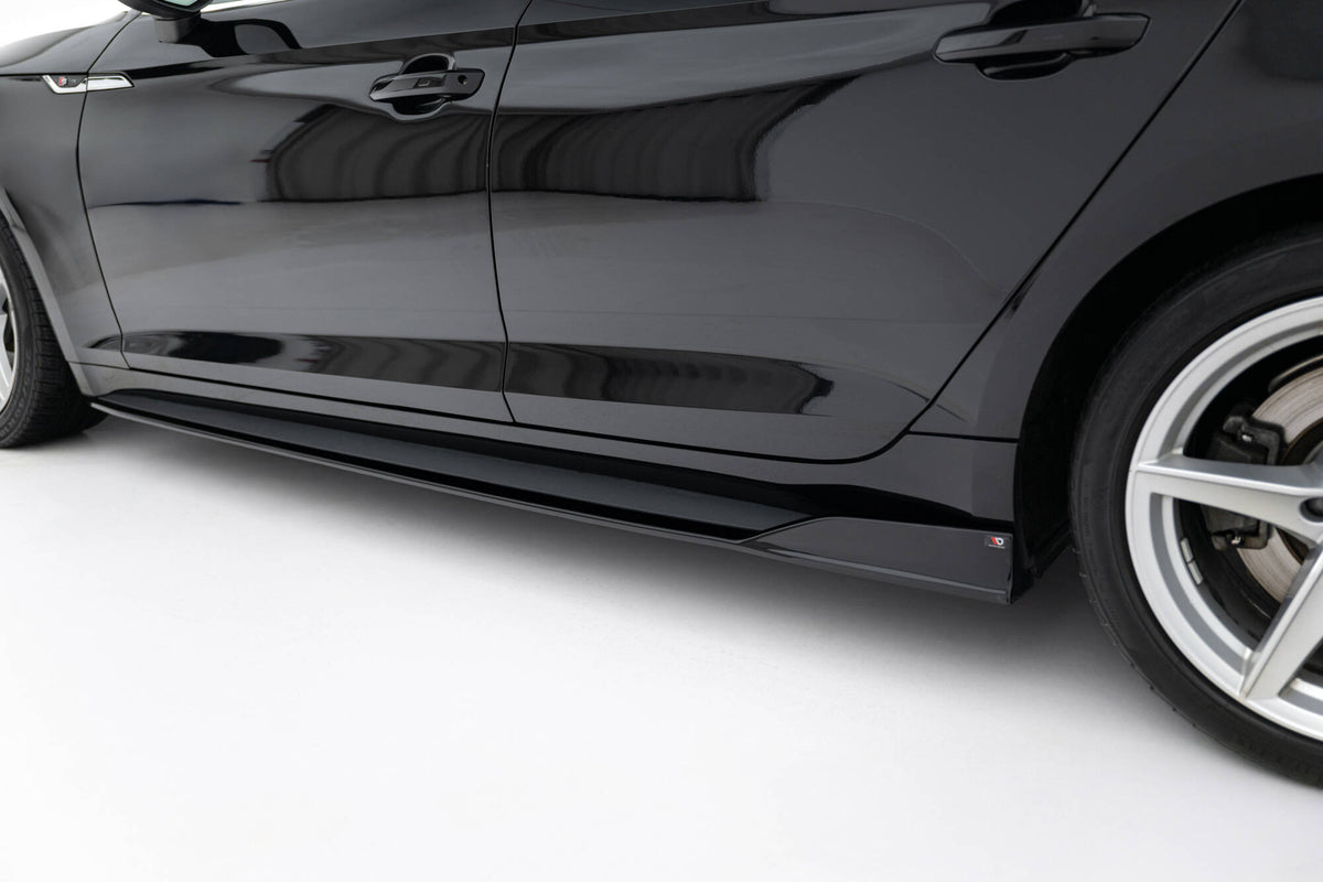 Nærbilde av sideskjørt diffusor i ABS-plast for Audi S5 Sportback F5
