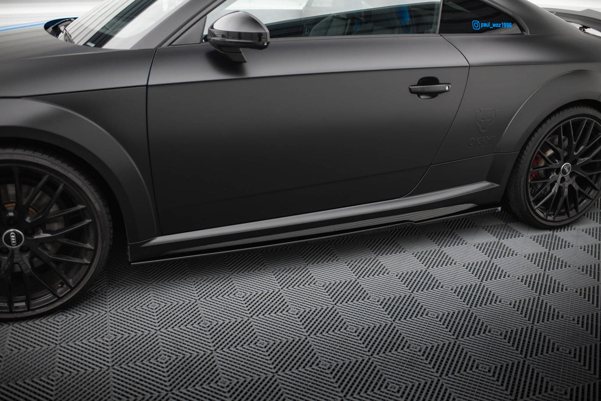 Sideskjørt diffusorer til Audi TT S 8S Facelift i sort ABS-plast, sett ovenfra