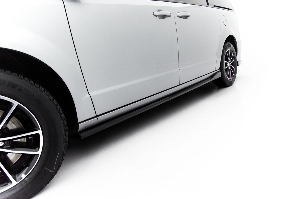 Detalj av ABS-diffuser på Dodge Grand Caravan Mk5 Facelift