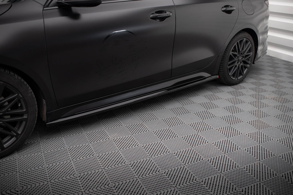 Sideskjørt diffusorer RS til Kia Proceed GT Facelift, vist ovenfra mot lys bakgrunn