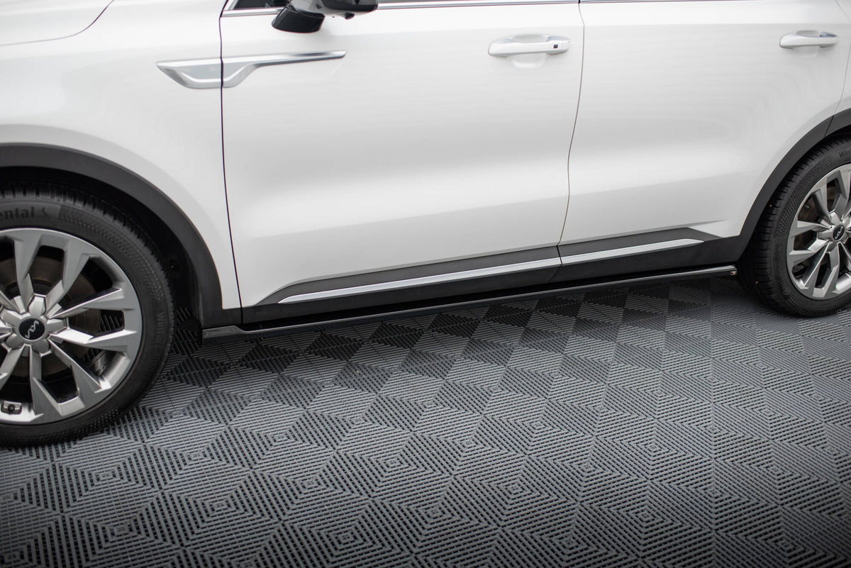 Sideskjørt diffusorer til Kia Sorento MK4 sett ovenfra på hvit bakgrunn