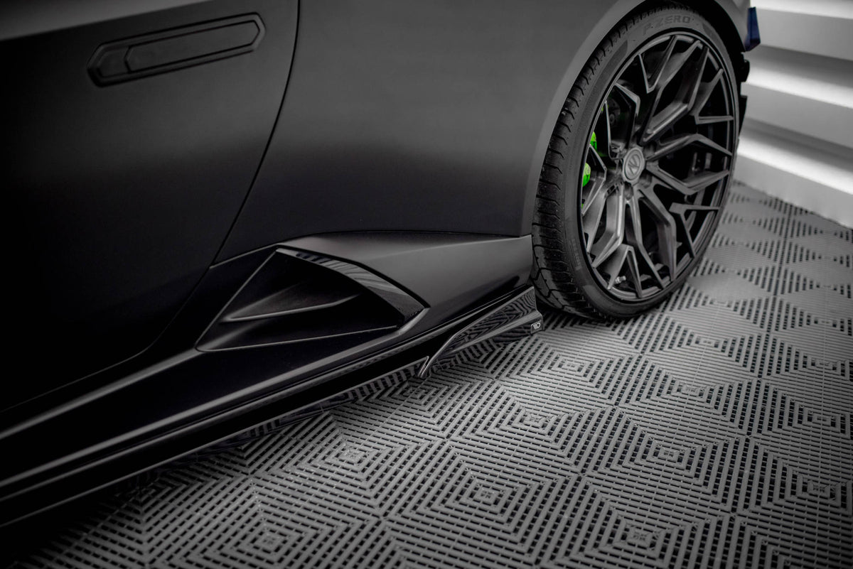 Nærbilde av sideskjørt diffusor i ABS-plast for Lamborghini Huracan Evo