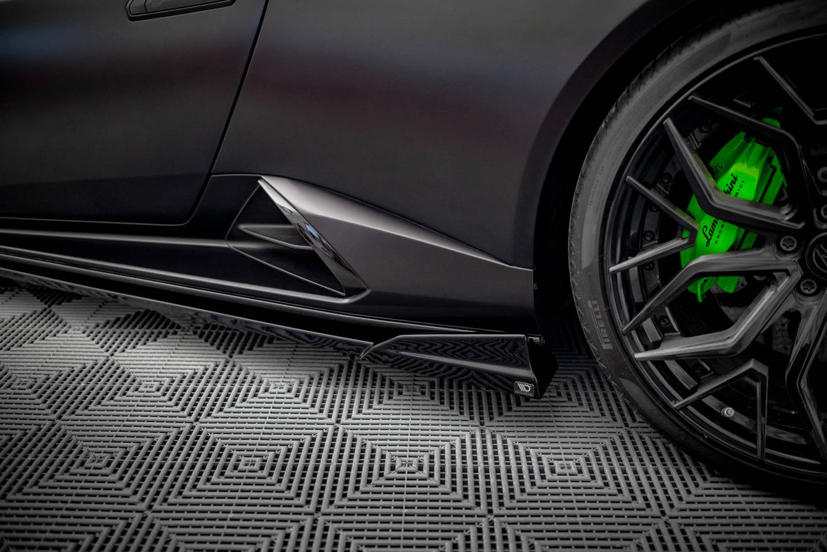 Maxton Design sideskjørt diffusor montert langs terskel på Huracan Evo