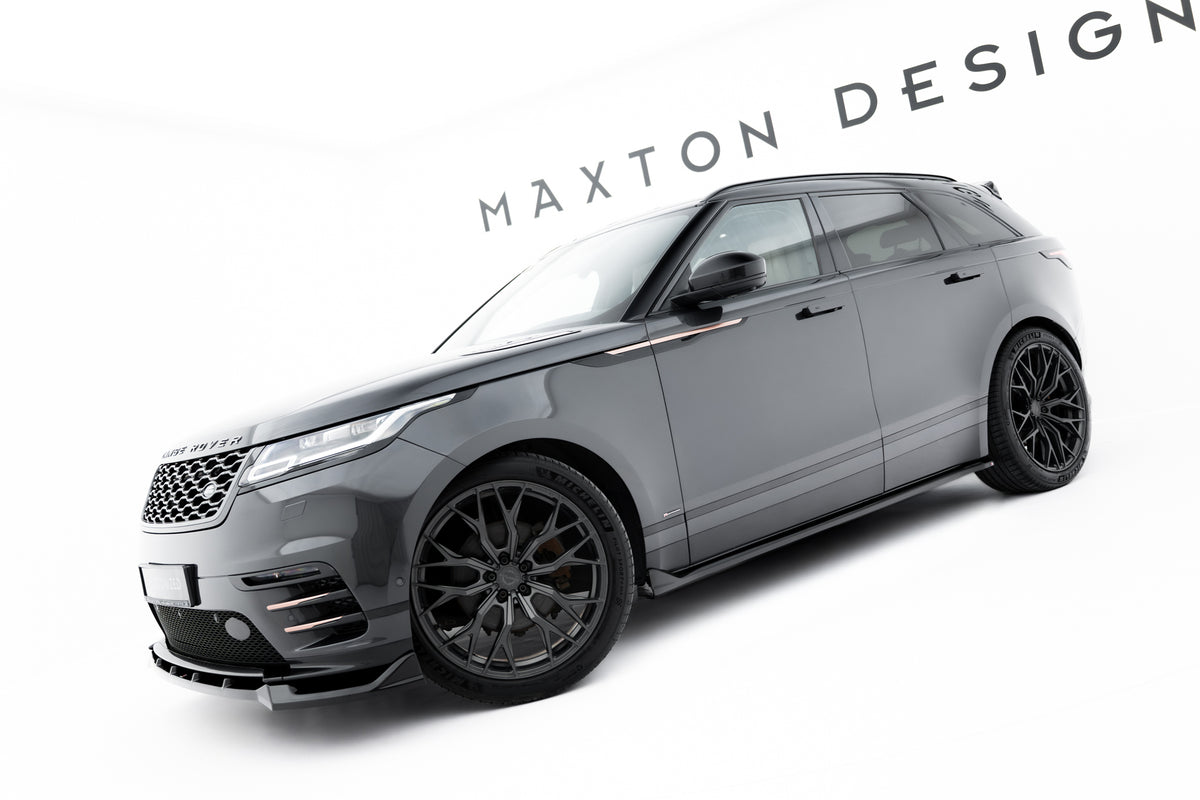 Sideskjørt til Range Rover Velar R-Dynamic MK1 i sort ABS-plast, sett i skrå vinkel