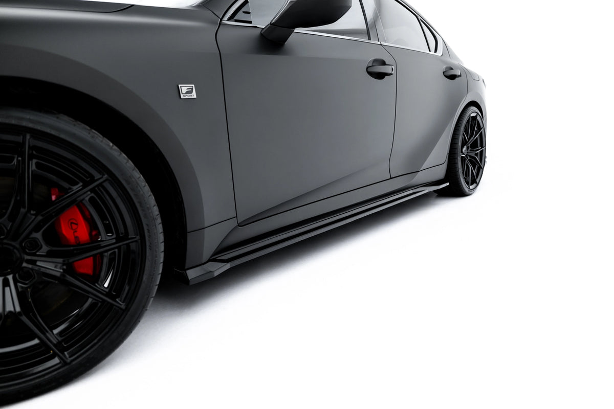 Maxton Design sideskjørt diffusers montert på Lexus IS 500 XE30