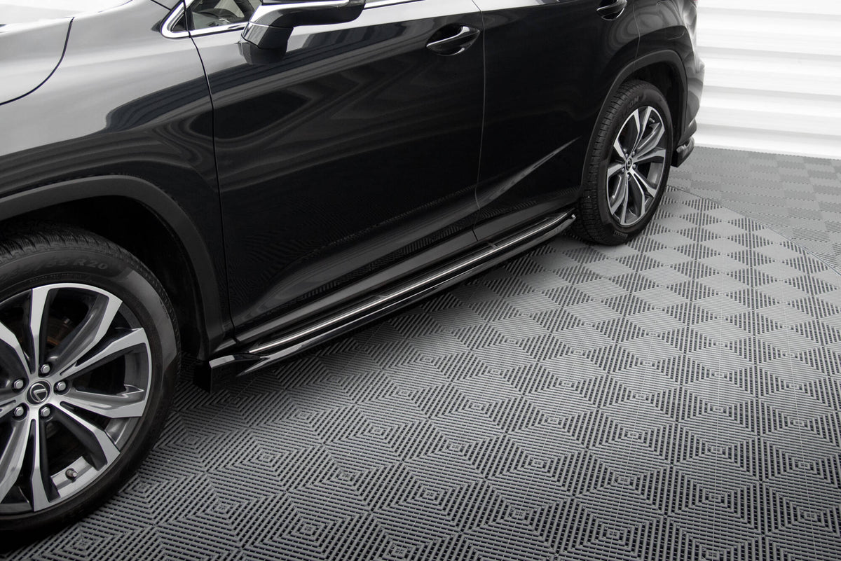 Sideskjørt diffusorer til Lexus RX Mk4 Facelift montert på bil, sett fra siden