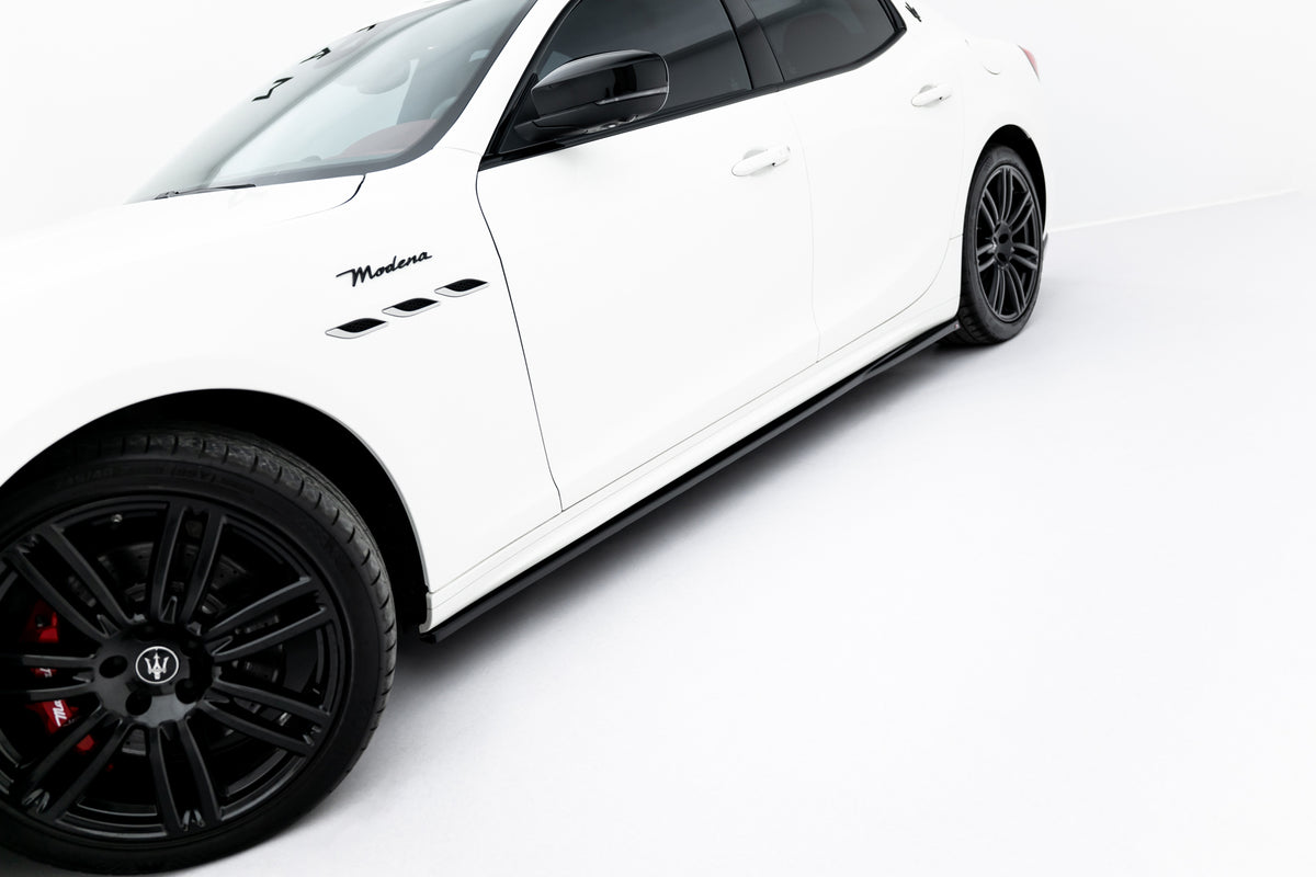 Sideskjørt diffusers til Maserati Ghibli Modena Mk3 Facelift i blank sort ABS