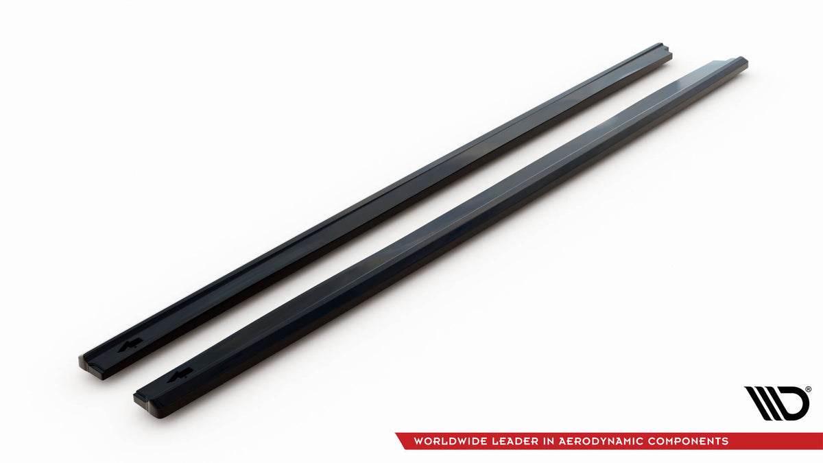 Sideskjørt for Mazda 3 MK4 vist fra siden med synlig monteringspunkt