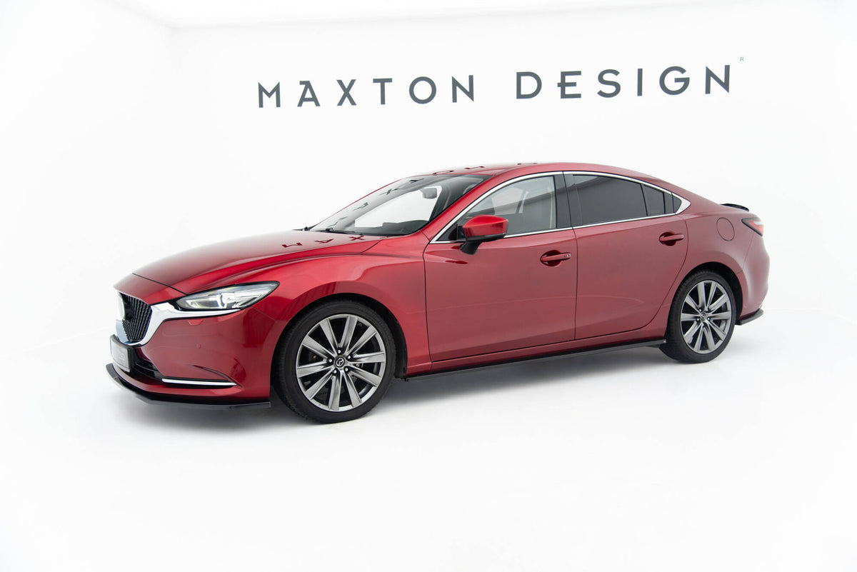 Nærbilde av sideskjørt diffuser i sort ABS-plast for Mazda 6 Facelift