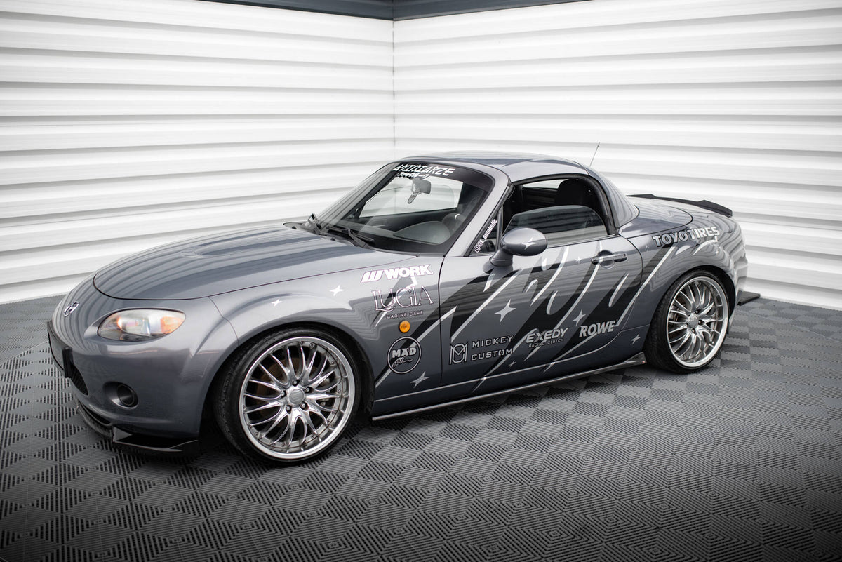 Sideforlenger til Mazda MX-5 NC vist ovenfra med strukturert overflate