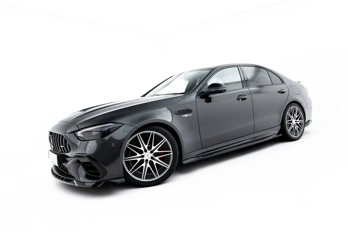Nærbilde av sideskjørt diffuser til Mercedes-AMG C63 Sedan W206