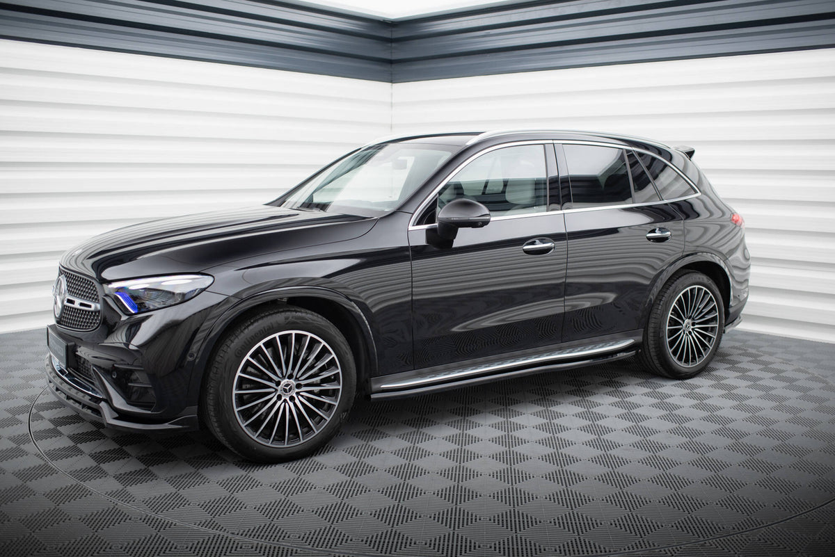 Mercedes GLC X254 AMG-Line sideskjørt nærbilde av ABS-overflate