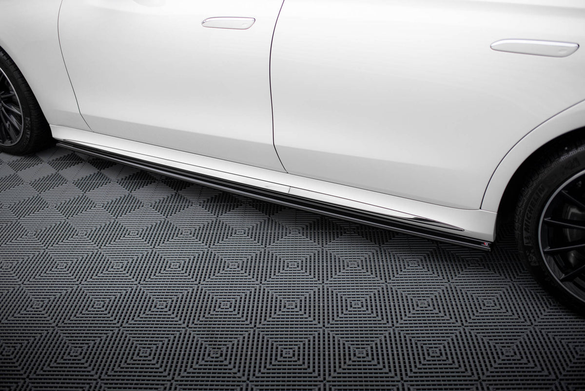 Mercedes W223 AMG-Line med Maxton sideskjørt diffusorer montert – sidevinkel