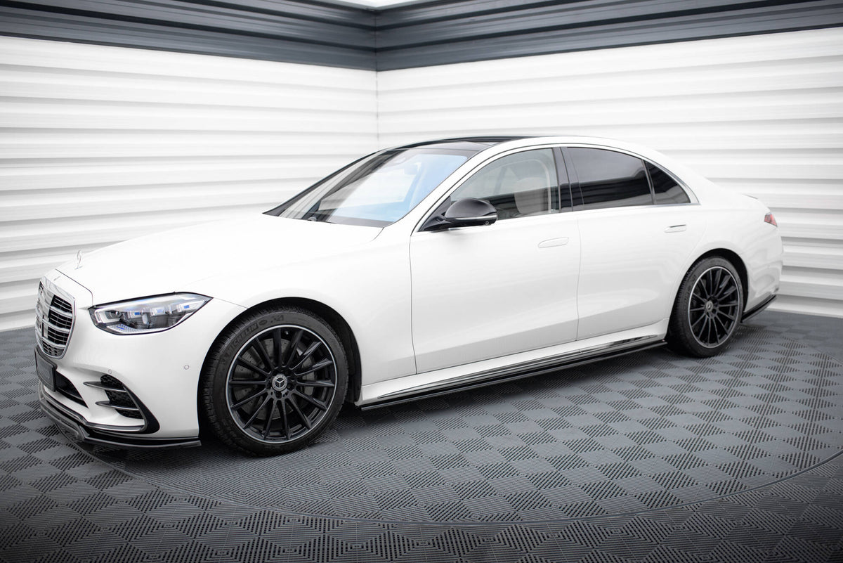 Sideskjørt diffusor nærbilde Mercedes S-Klasse W223 – sort ABS-plast