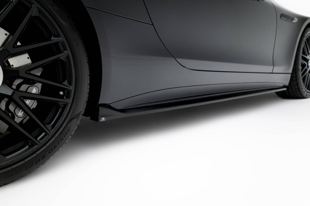 Maxton Design sideskjørt montert på Mercedes SL 63 R232 sett fra siden