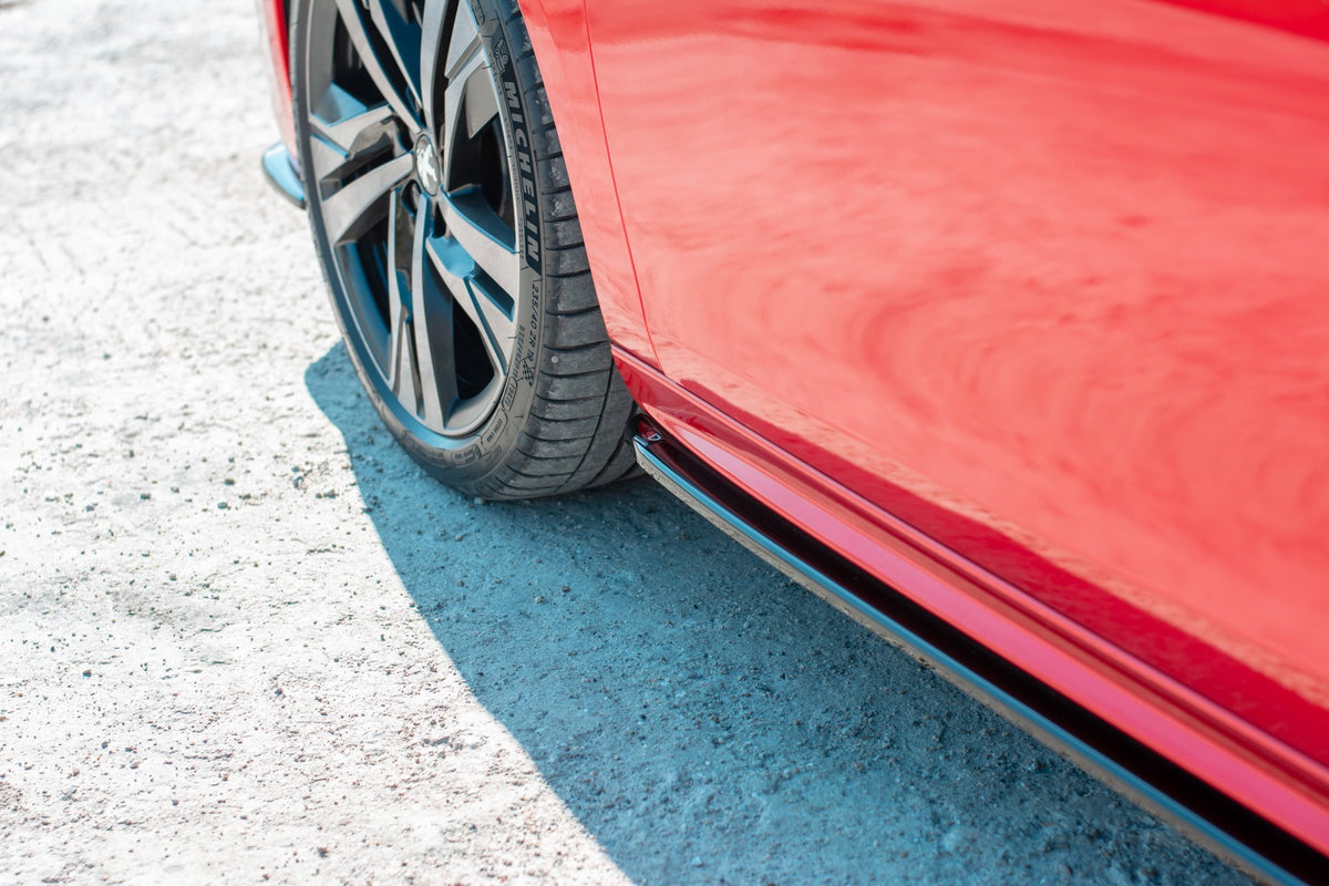 Par med sidepanel-diffusorer til Peugeot 508 MK2 med synlige festepunkter