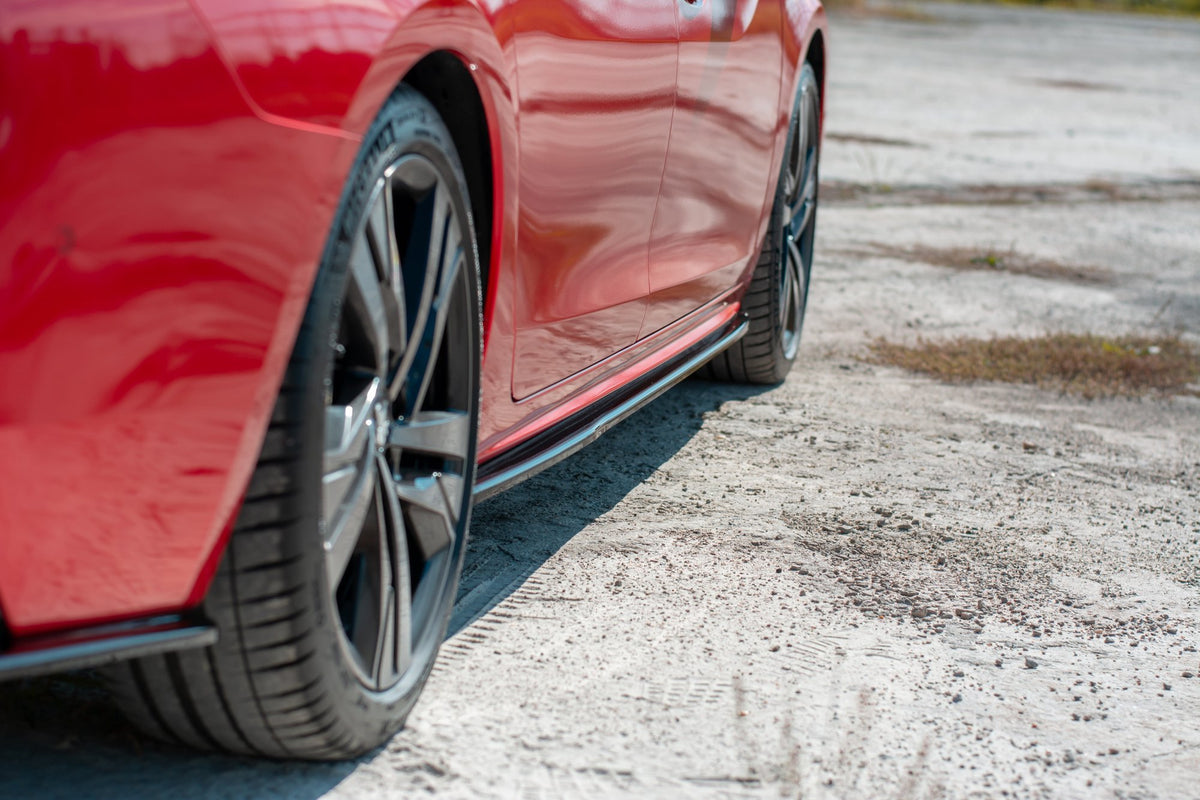 Sideskjørt diffusorer til Peugeot 508 MK2 sett ovenfra på hvit bakgrunn