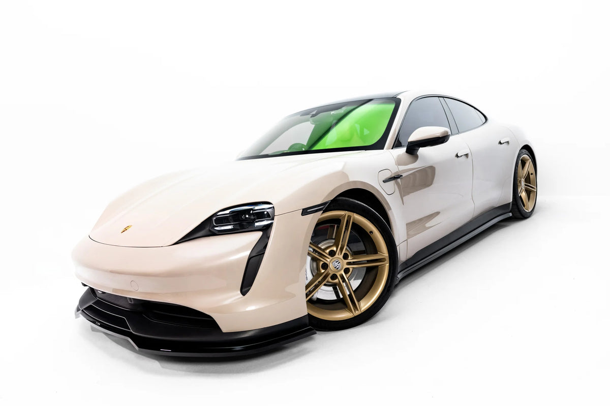 Sideskjørt diffuser montert på terskel av Porsche Taycan