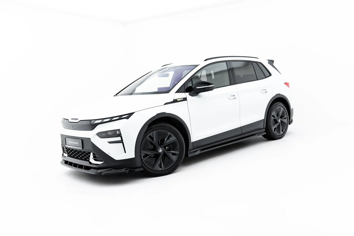 Nærbilde av sideskjørt diffuser montert på Skoda Elroq RS