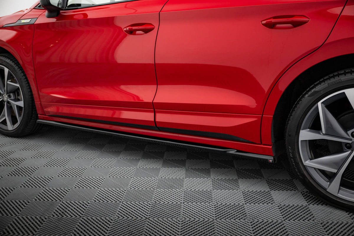 Maxton Design sideskjørt for Enyaq Coupe iV RS sett ovenfra med strukturert overflate