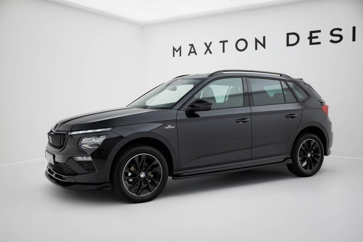 Nærbilde av sideskjørt diffusor i ABS-plast for Skoda Kamiq Monte Carlo MK1 Facelift