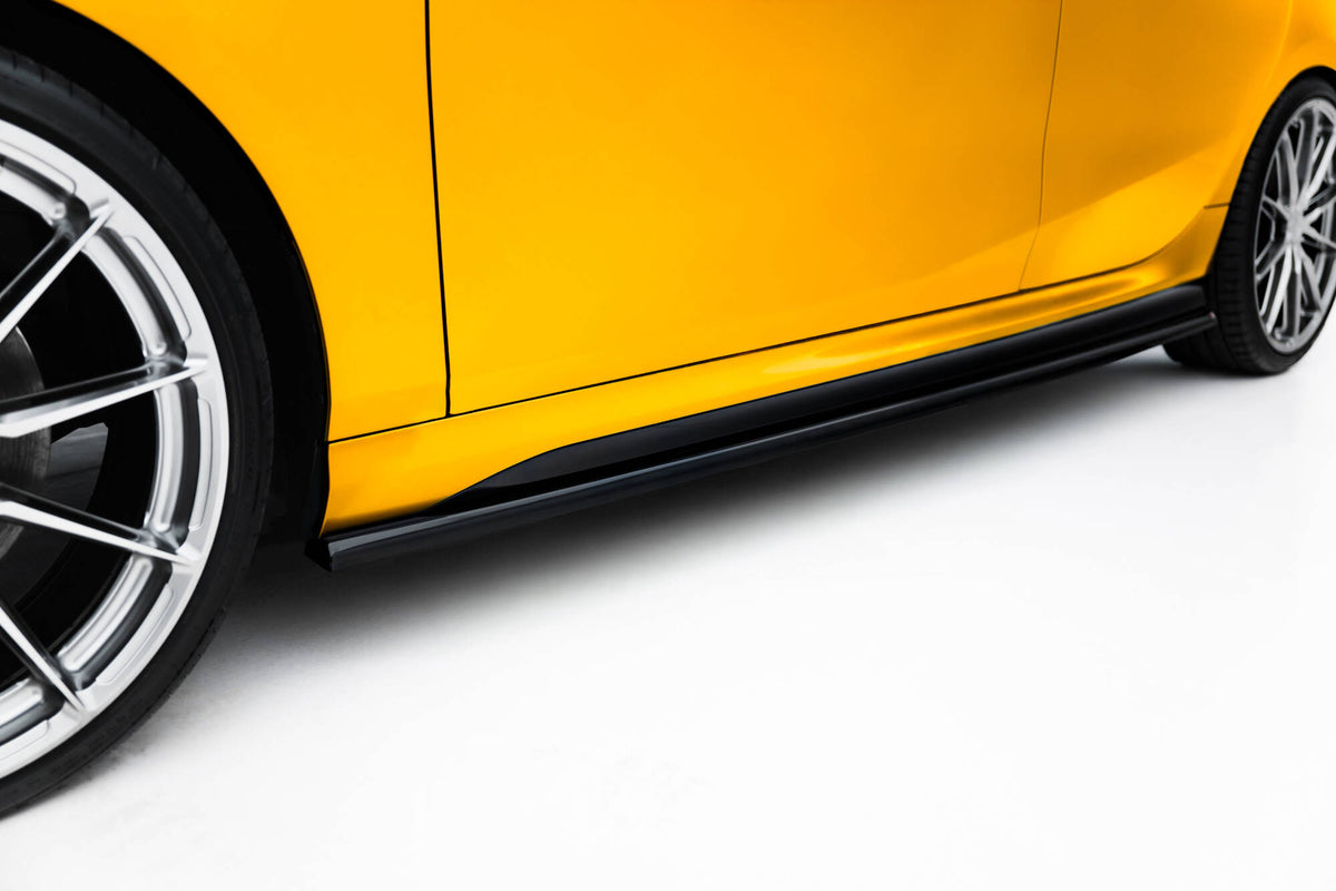 Sideskjørt BMW F70 1-Serie M-Pakke V.1 fra Maxton Design i sort teksturert finish