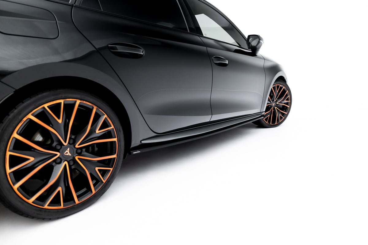 Blank sort sideskjørt diffuser til Cupra Leon Hatchback Aero Mk1