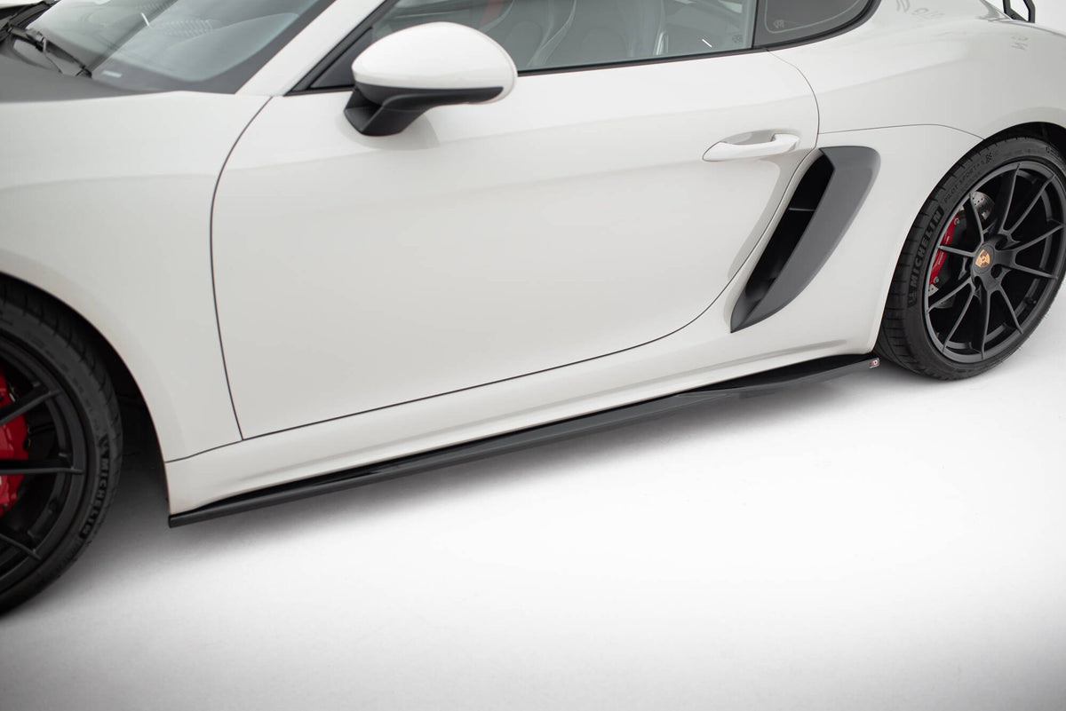 Sideskjørt diffusorer V.1 montert på Porsche 718 Cayman GTS sett fra siden
