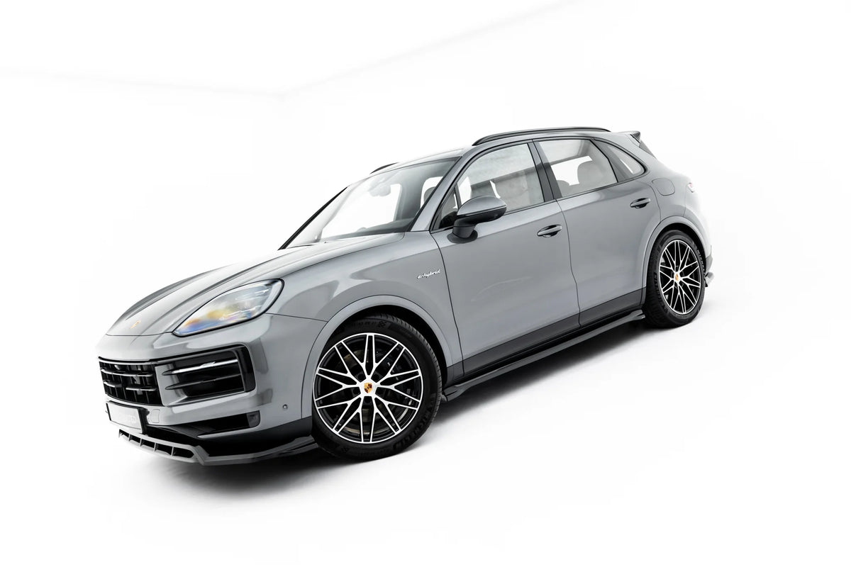 Nærbilde av sideskjørt diffuser montert på Porsche Cayenne Coupe Mk3 Facelift