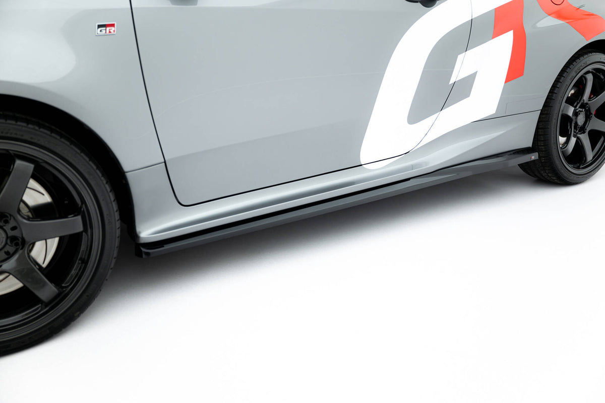 Nærbilde av sideskjørt diffuser til Toyota GR Yaris Mk4 Facelift