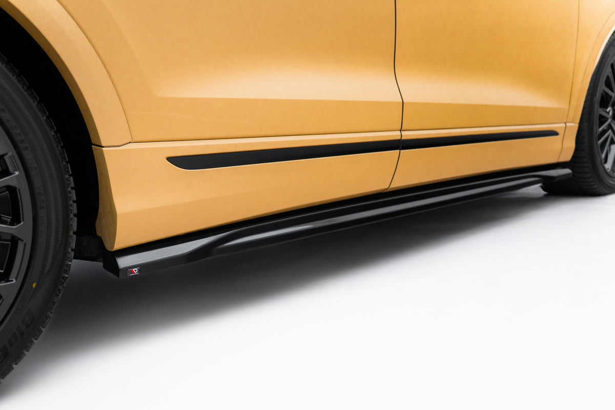 Audi Q8 MK1 Facelift med sideskjørt V.2 i sort finish