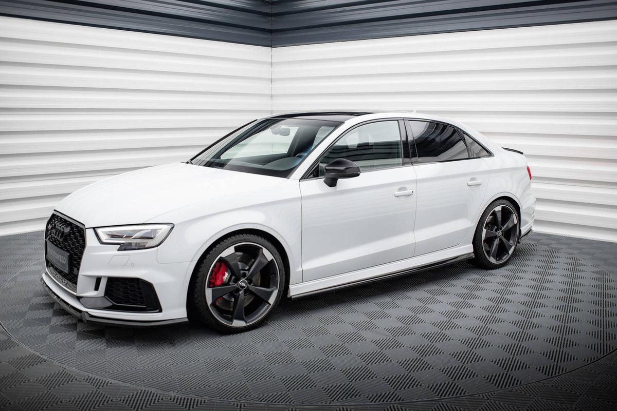 Sideskjørt diffusor V.2 montert på Audi RS3 Sedan 8V Facelift sett fra siden