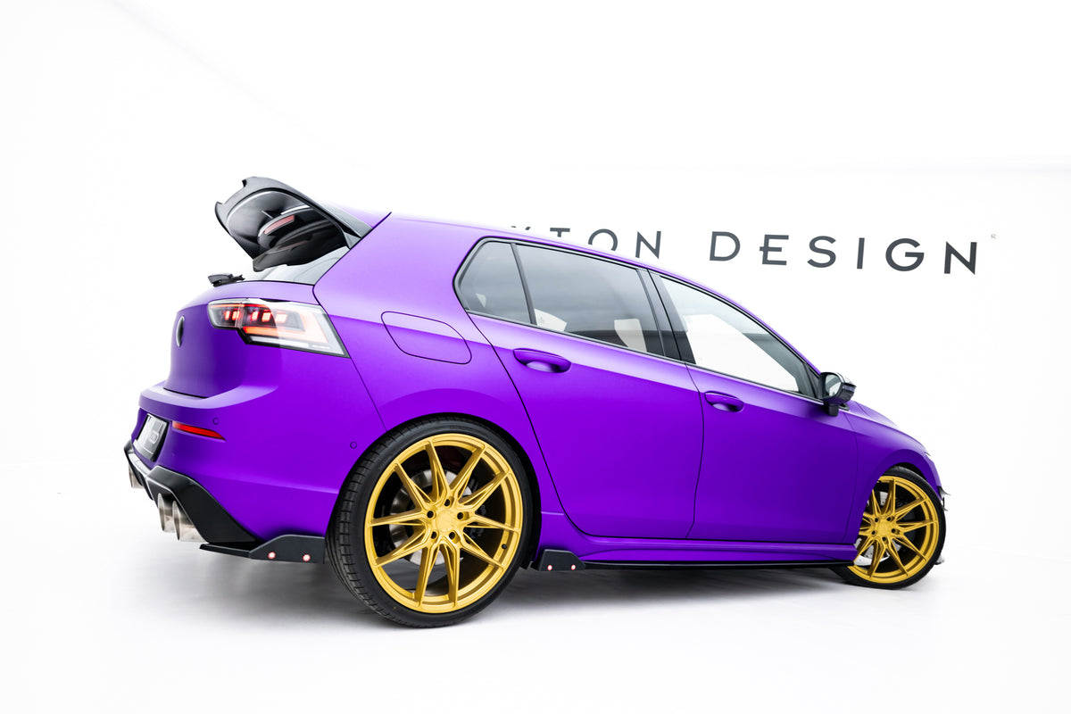 Sideskjørt diffusers V.2 med flaps til Volkswagen Golf R Mk8 Facelift i blank sort ABS-plast