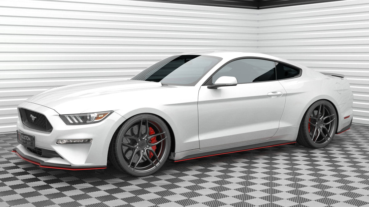 Maxton Design sideskjørt V.2 montert på Ford Mustang Facelift i nærbilde