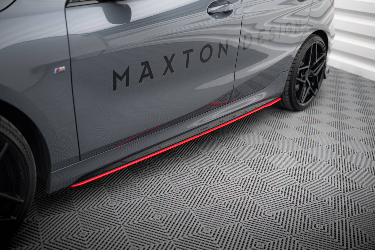 Maxton Design sideskjørt V.2 BMW 1-serie F40 – oversiktsbilde fra siden