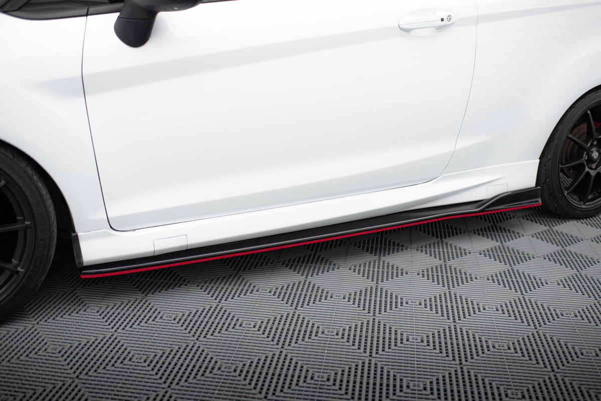 Sideskjørt diffusorer V.3 til Ford Fiesta ST MK7 sett fra skrå vinkel