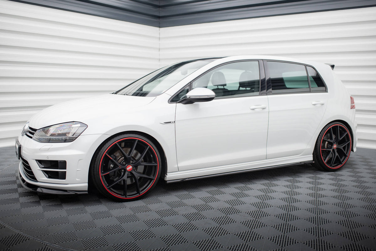 Maxton Design sideskjørt montert på VW Golf R-Line MK7, sidevisning